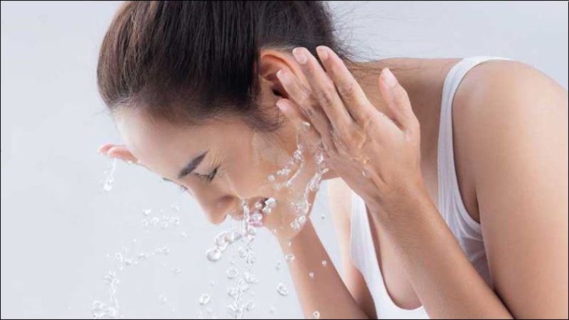 Rửa mặt đúng cách cũng là một điều đáng quan tâm để mang lại hiệu quả tối ưu