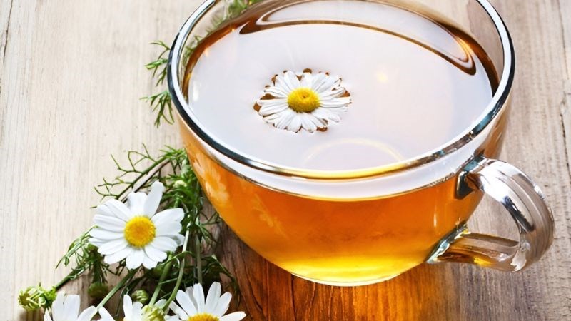 Trà hoa cúc có tác dụng giúp thư giãn và hỗ trợ sức khỏe tim mạch