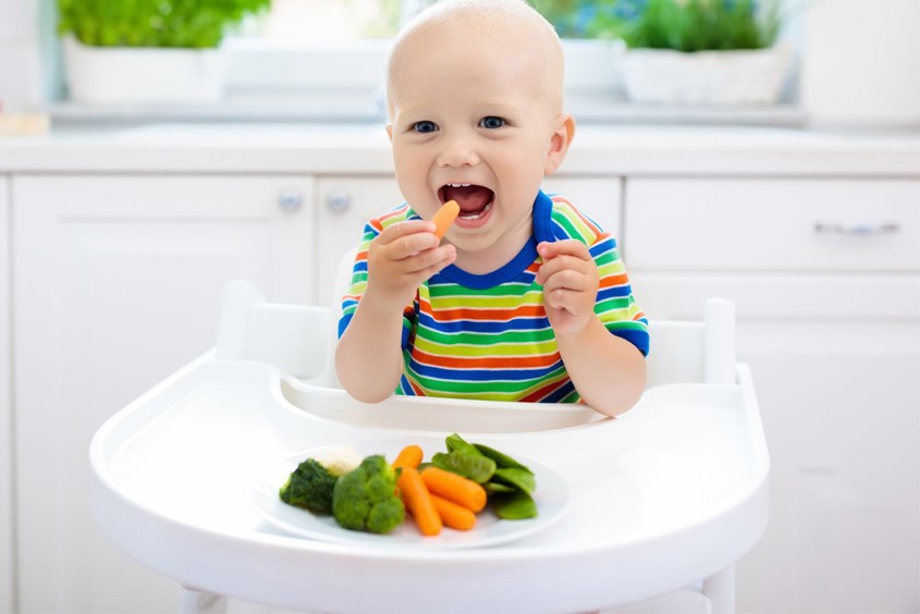 Luộc và hấp là 2 cách chế biến rau cho bé ăn dặm kiểu Nhật thông dụng