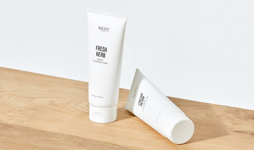 Sữa rửa mặt chiết xuất Hoa Cúc và Keo Ong Nacific Fresh Herb Origin 150 ml