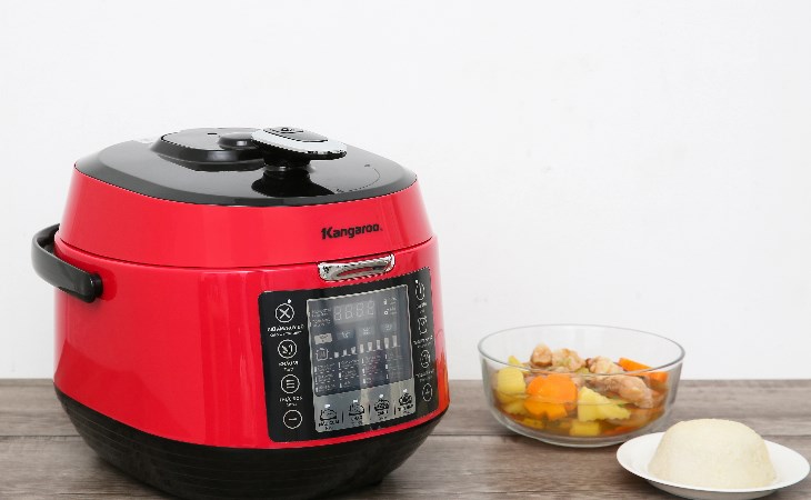 Nồi áp suất điện Kangaroo KG5P3 5 lít có van xả áp suất cao tự động nên người dùng không bị bỏng trong quá trình nồi xả áp