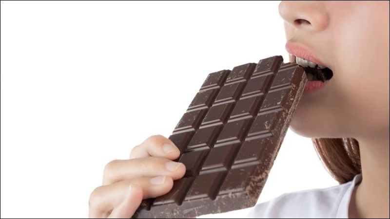 Bạn có thể ăn socola đen mỗi ngày với lượng vừa phải 