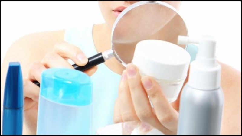 Lưu ý chọn các sản phẩm dưỡng ẩm có thành phần hợp lý, phù hợp