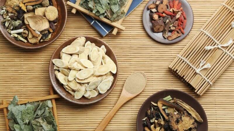 Y học cổ truyền thường sử dụng thuốc có nguồn gốc từ thiên nhiên