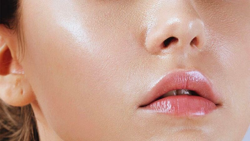 Việc sản xuất bã nhờn quá mức có thể khiến làn da bạn trở nên dầu nhờn