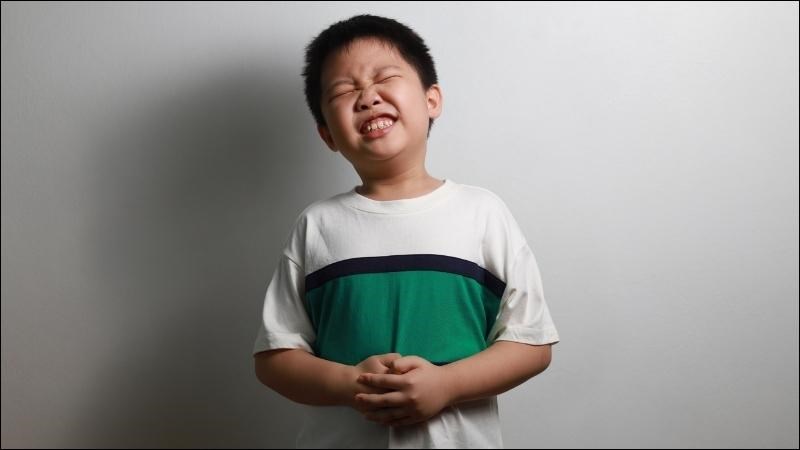 Người bị dị ứng lactose hay sữa có thể bị đau bụng, tiêu chảy nếu ăn sữa chua Hy Lạp