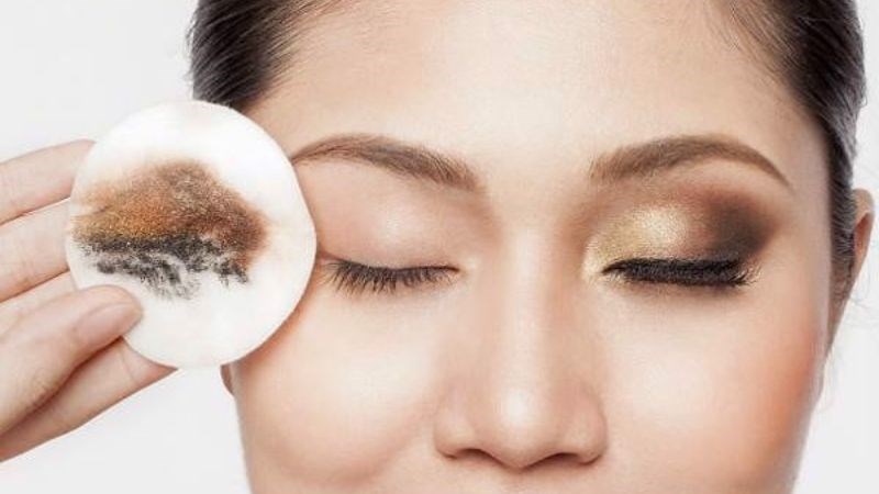 Bông tẩy trang giúp loại bỏ lớp trang điểm và bụi bẩn một cách nhanh chóng Bông tẩy trang giúp loại bỏ lớp trang điểm và bụi bẩn một cách nhanh chóng