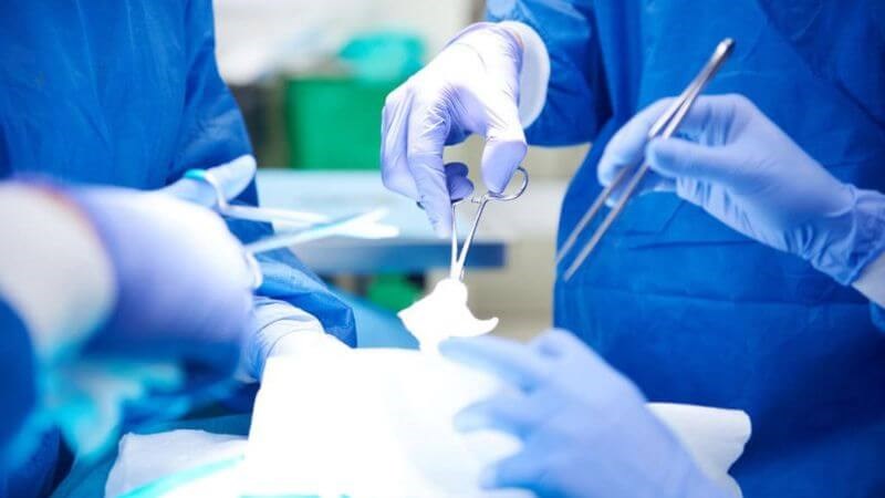 Vitamin E có thể làm tăng nguy cơ chảy máu trong và sau phẫu thuật