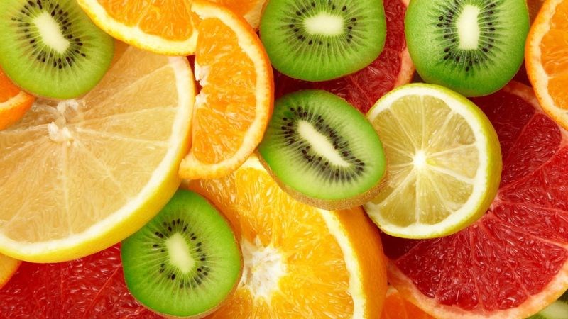 Tránh thức ăn và đồ uống có chứa nhiều axit để không làm mỏng men răng