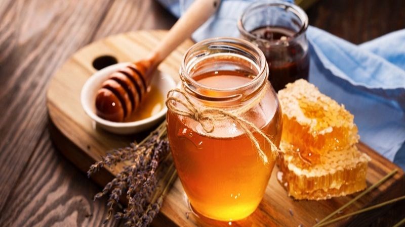 Mật ong giúp làm dịu cơn ê buốt ở răng 