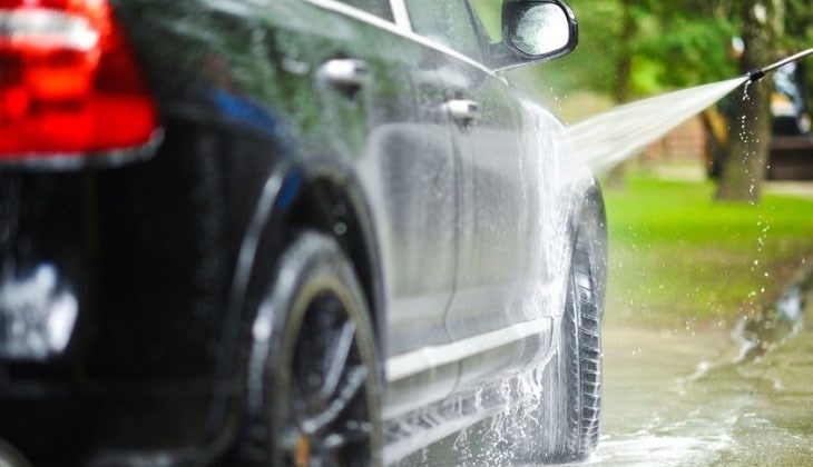 Rửa xe bằng nước rửa xe không chạm giúp làm sạch đến khoảng 99%