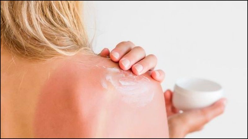Dùng sữa dưỡng thể da sẽ được bảo vệ và không gây bắt nắng
