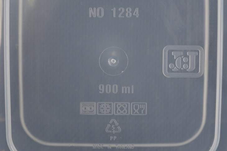 Hộp đựng thực phẩm nhựa Thái Lan 900 ml JCJ HN009 có ký hiệu PP dưới đáy hộp, an toàn khi sử dụng