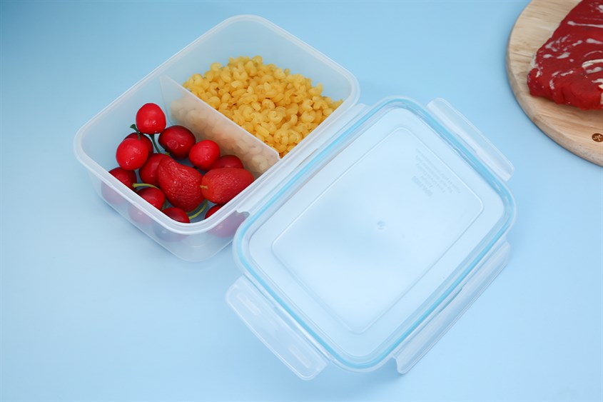 Hộp đựng thực phẩm Hommy JCJ-1397 có 2 ngăn chứa hỗ trợ người dùng đựng được 2 loại thực phẩm khác nhau trong cùng 1 hộp