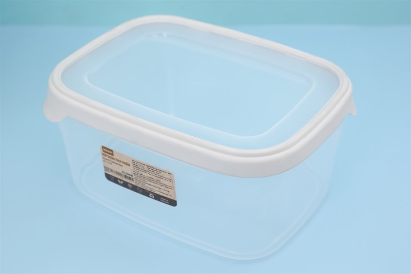Hộp đựng thực phẩm nhựa Hommy JCJ-1434 được trang bị dung tích 1800 ml phù hợp với đa dạng nhu cầu trữ thức ăn khác nhau