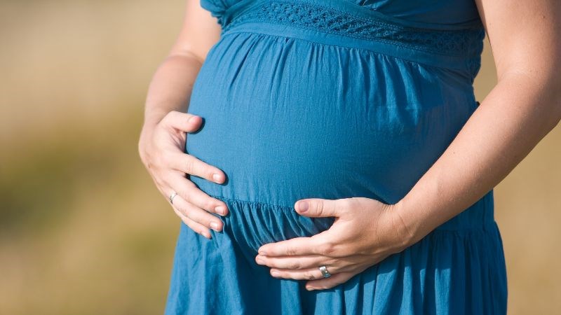 Phụ nữ mang thai, có biểu hiện ra nhiều máu không nên sử dụng ngưu tất