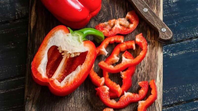 Ớt chuông đỏ chứa lượng lớn vitamin C có lợi cho sức khỏe