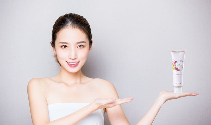 Chiết xuất măng cụt là thành phần tự nhiên trong sản phẩm làm đẹp và chăm sóc da