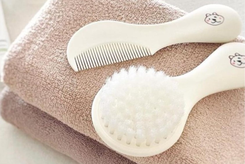 Lược chải tóc cho bé