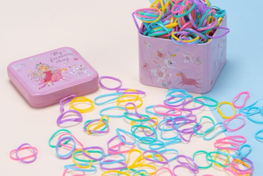 Thun cột tóc cho bé