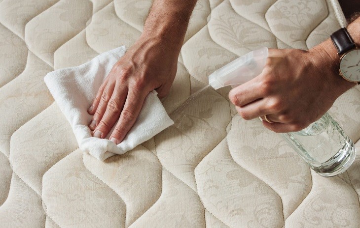 Clean the surface of the mattress with a specialized cleaning solution