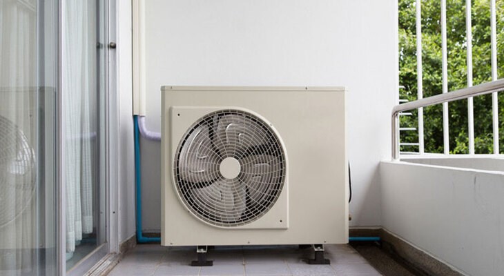 Vị trí dễ vệ sinh cho cục nóng máy lạnh