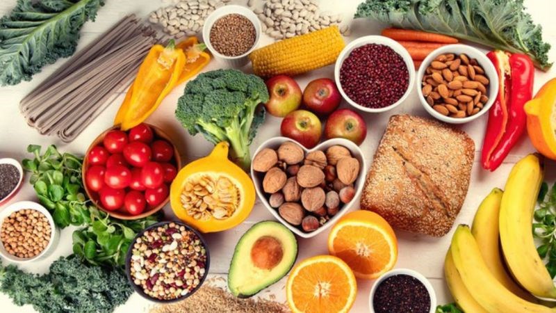 Chế độ ăn uống cân bằng là một phần không thể thiếu trong chăm sóc da