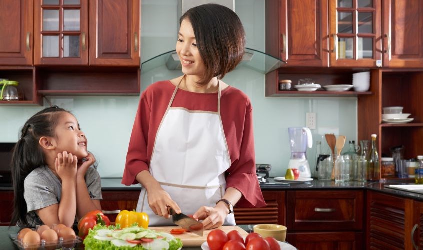 Mẹ có thể sử dụng sản phẩm để chế biến các món salad rau quả