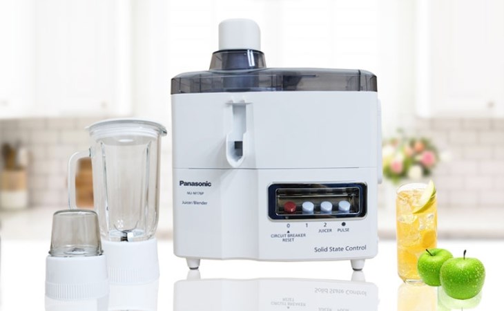 Máy xay ép đa năng Panasonic MJ-M176PWRA sở hữu màu trắng trang nhã, phù hợp sử dụng ở mọi không gian