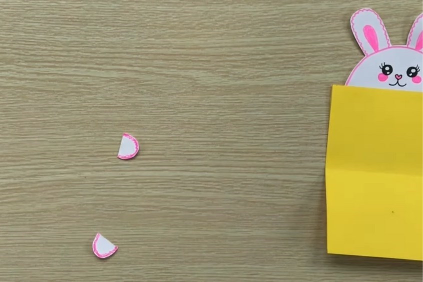 Tạo hình tay thú làm cho thiệp 20/10 thêm dễ thương