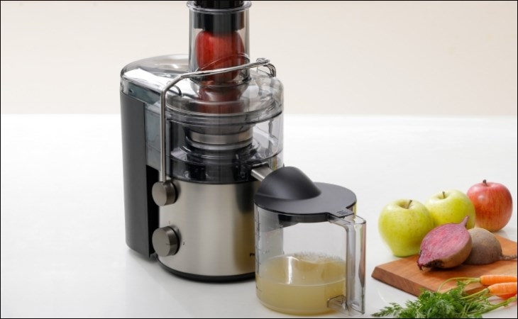 Máy xay ép đa năng Panasonic MJ-CB800SRA có công suất 320W giúp ép trái cây nhanh gọn, không mất nhiều thời gian