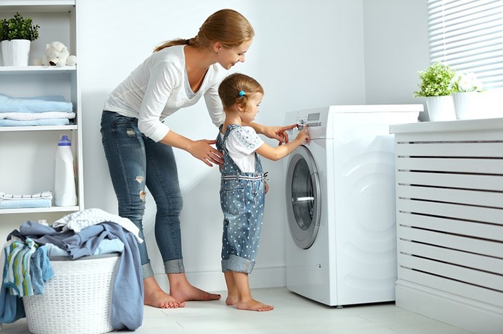 Nguyên nhân máy lạnh Aqua báo lỗi UD là do người dùng vô tình nhấn giữ nút chọn chương trình giặt trong vài giây