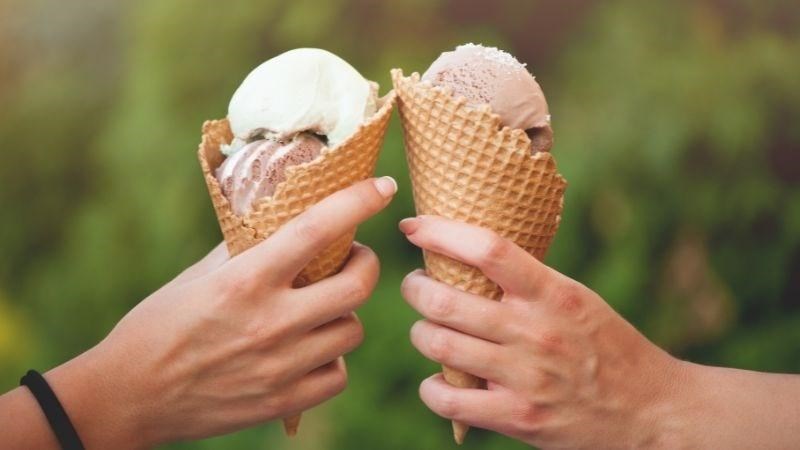 Ăn kem vào ban ngày và trước khi tập thể dục để cơ thể có đủ thời gian tiêu thụ calo