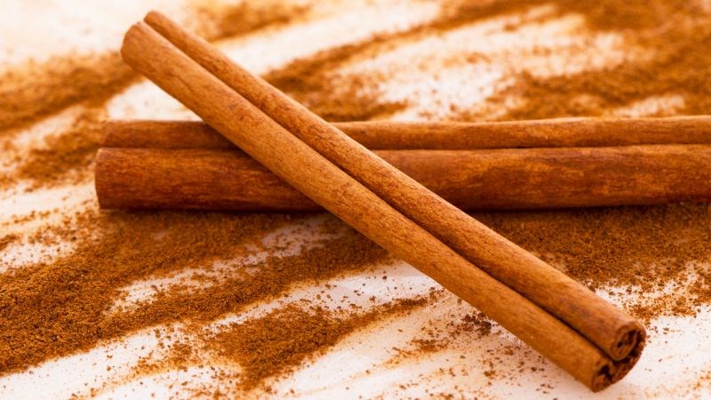 Cinnamic aldehyde có thể gây dị ứng da khi sử dùng ở nồng độ cao