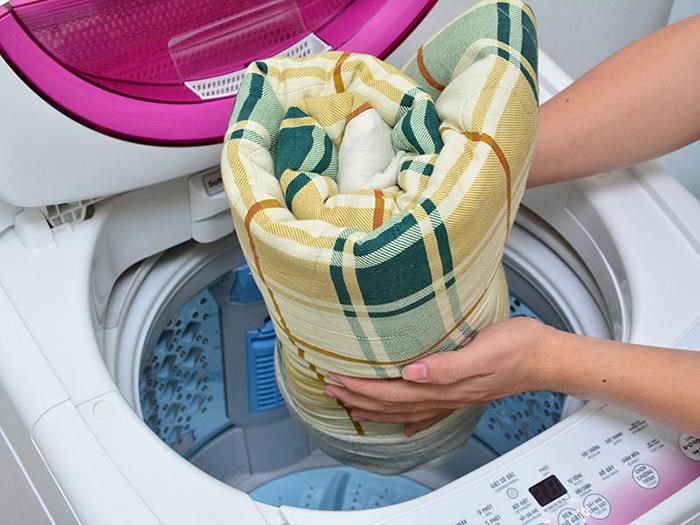 Chế độ giặt ngâm thường dùng khi giặt màn cửa, mền gối