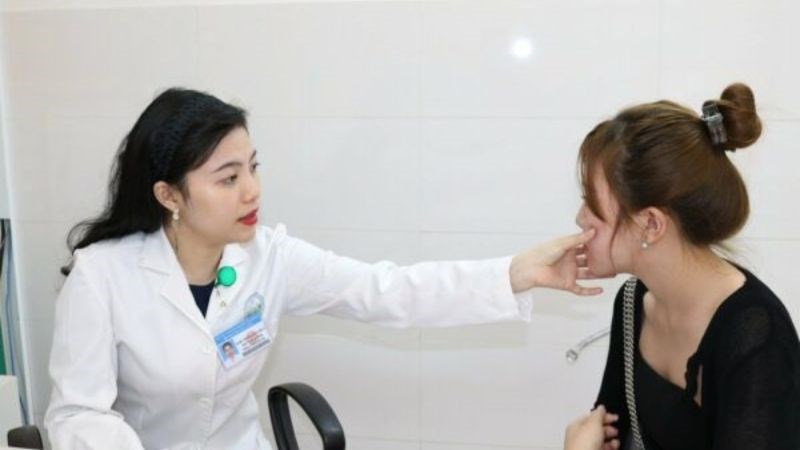 Bạn nên hỏi ý kiến bác sĩ da liễu trước khi sử dụng mặt nạ nếu bạn thuộc làn da dễ kích ứng