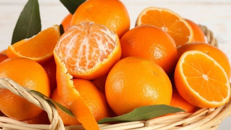 Một quả cam có chứa khoảng 1,2g chất đạm