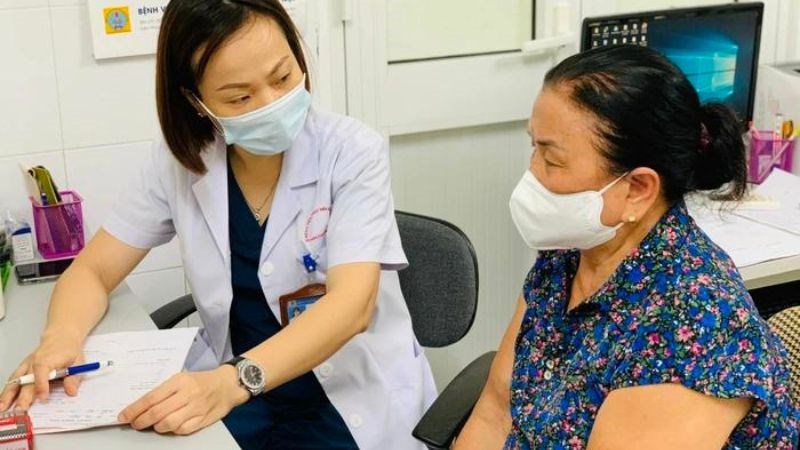 Tình trạng ngủ không sâu kéo dài nên đến thăm khám để được bác sĩ tư vấn