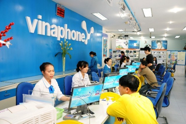 Người dùng chỉ cần mang theo CMND và SIM đang dùng ra cửa hàng giao dịch của VinaPhone