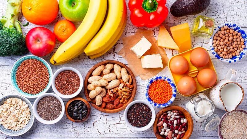 Chế độ ăn uống cân bằng là một phần không thể thiếu trong chăm sóc da