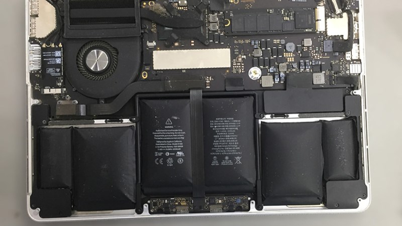 Pin laptop dễ bị phồng nếu sử dụng lâu trong nhiệt độ nóng