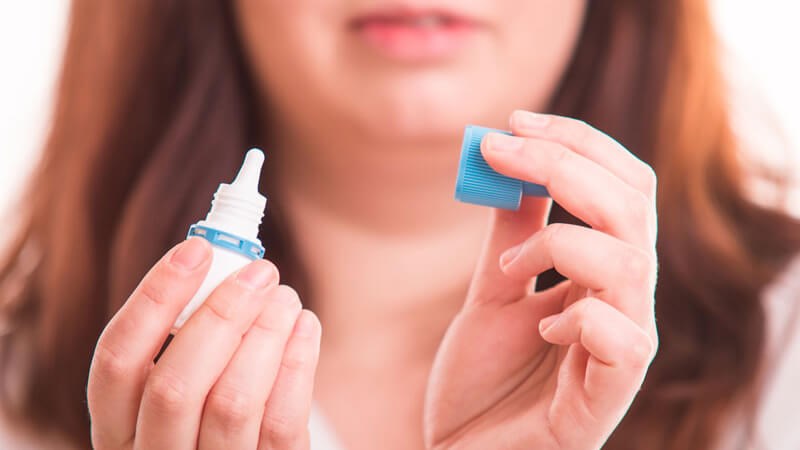 Tránh sử dụng thuốc nhỏ mắt quá hạn sử dụng