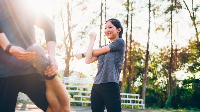 Kết hợp vận động thường xuyên với chế độ ăn uống lành mạnh là cách giảm cân hiệu quả
