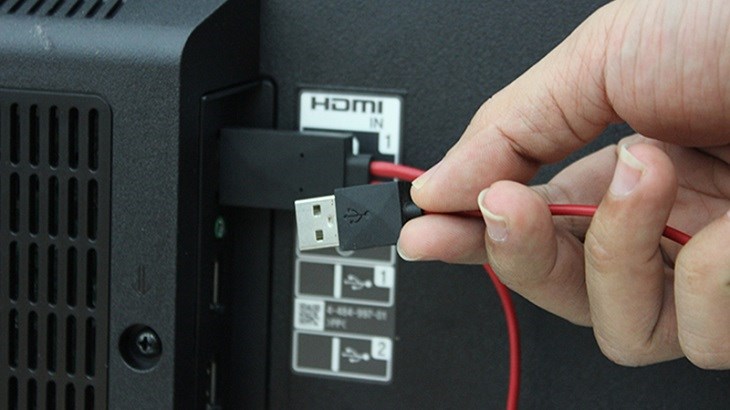 Gắn cáp HDMI với tivi Xiaomi