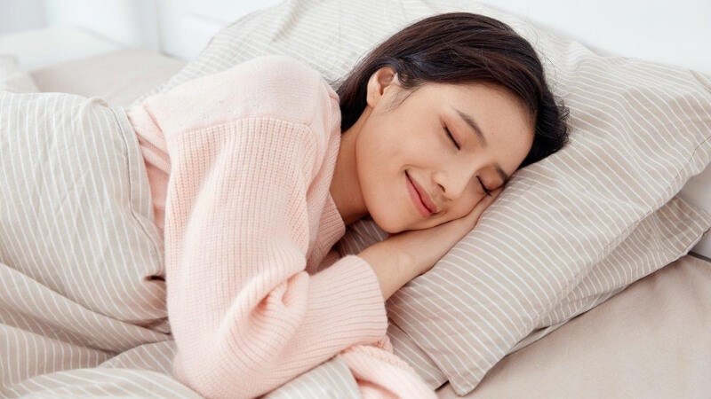 Ngủ đủ giấc là phương pháp ngăn ngừa nếp nhăn ở mắt