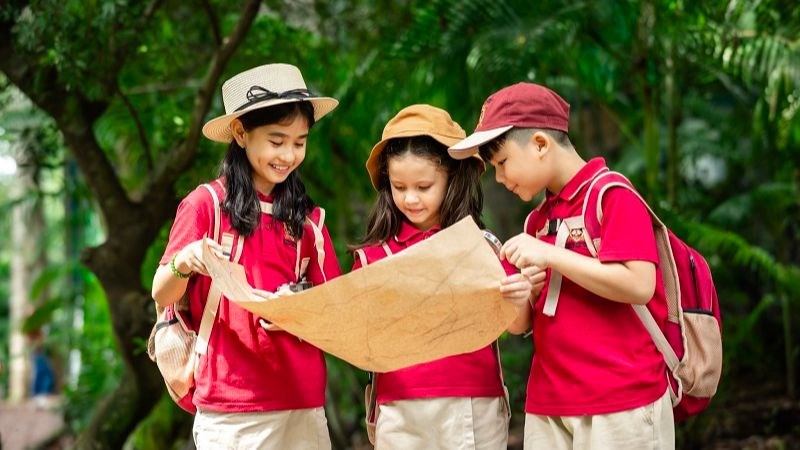 Trang bị kỹ năng mềm sẽ giúp trẻ có thể dễ dàng xử lý các tình huống bất ngờ