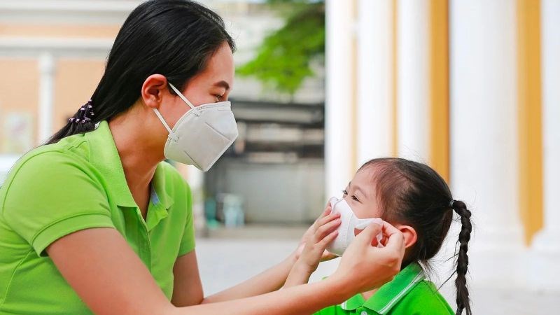 Bố mẹ cần hướng dẫn các biện pháp phòng ngừa để đảm bảo an toàn cho trẻ