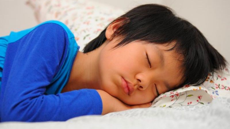 Ngủ đủ giấc sẽ giúp trẻ phát triển một cách toàn diện