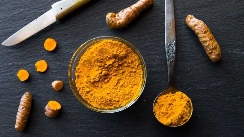 Curcumin trong nghệ có khả năng giảm viêm 
