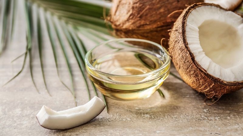 Axit béo trong dầu dừa là một nguồn năng lượng quan trọng cho não bộ 
